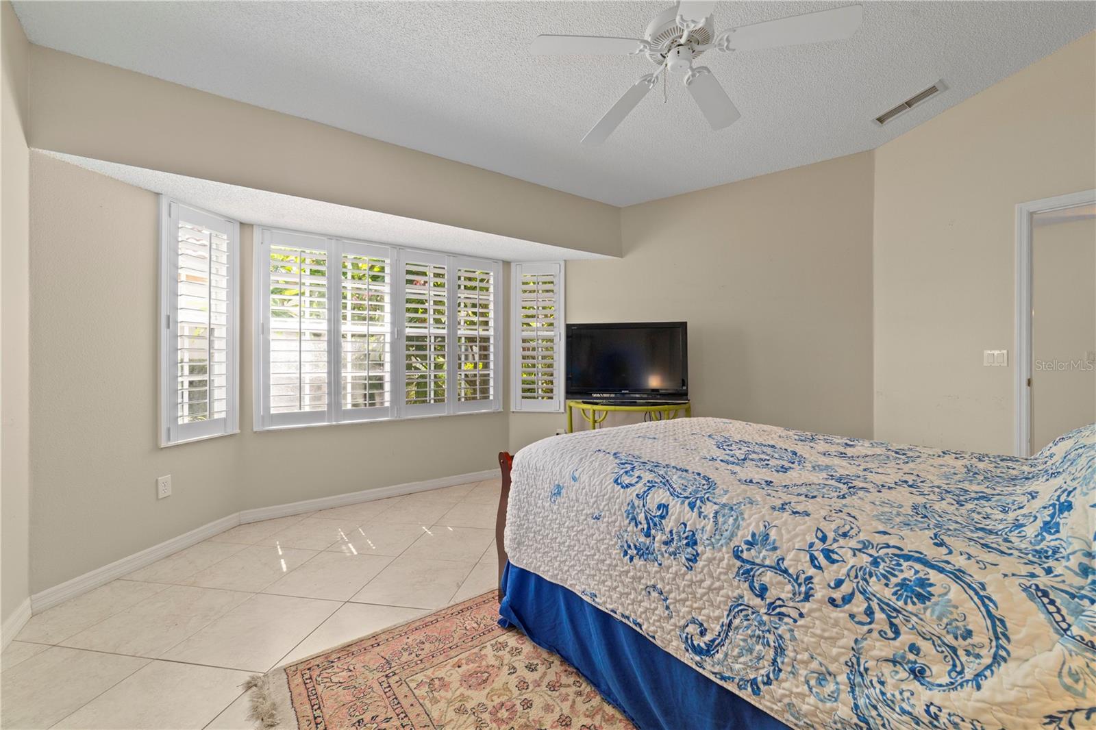 PALM VILLAS - Residential Lease
