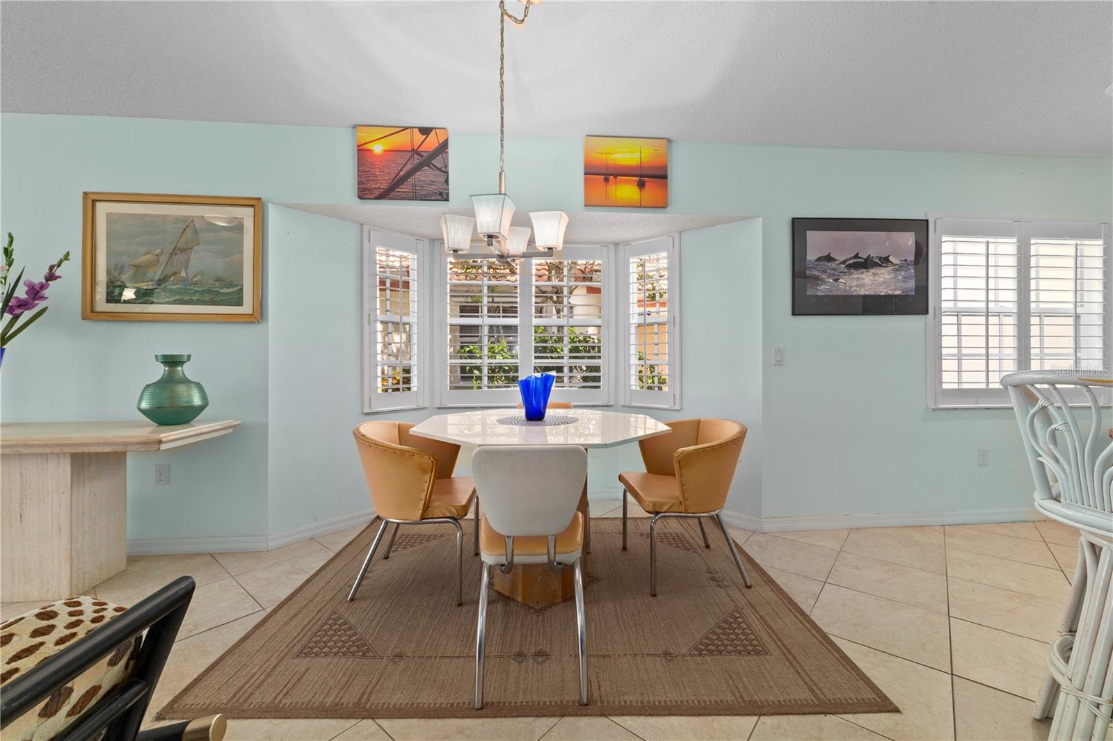PALM VILLAS - Residential Lease