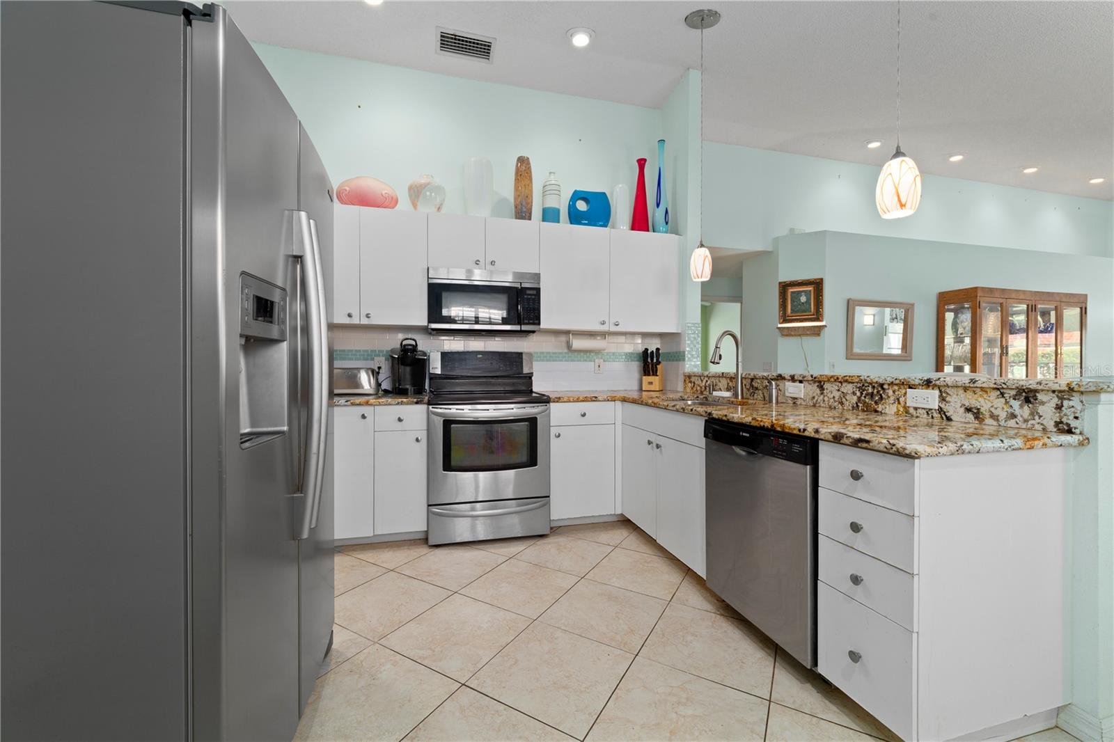 PALM VILLAS - Residential Lease