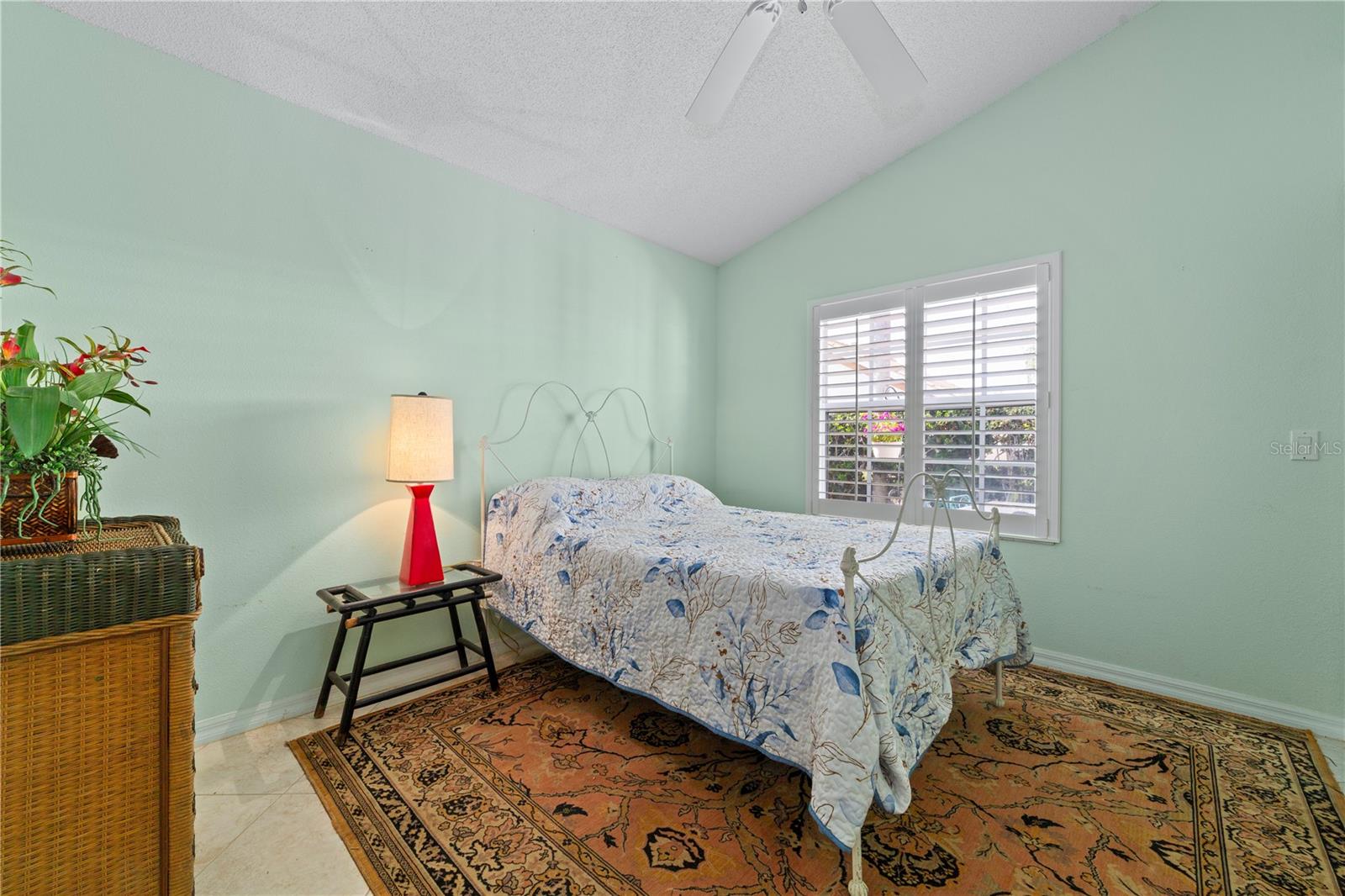 PALM VILLAS - Residential Lease