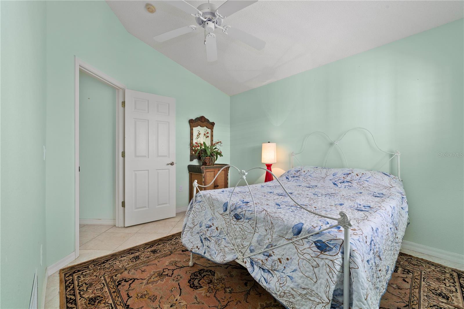 PALM VILLAS - Residential Lease