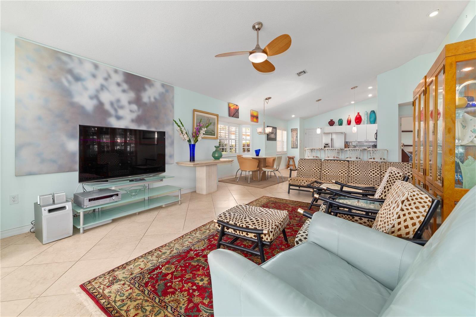 PALM VILLAS - Residential Lease
