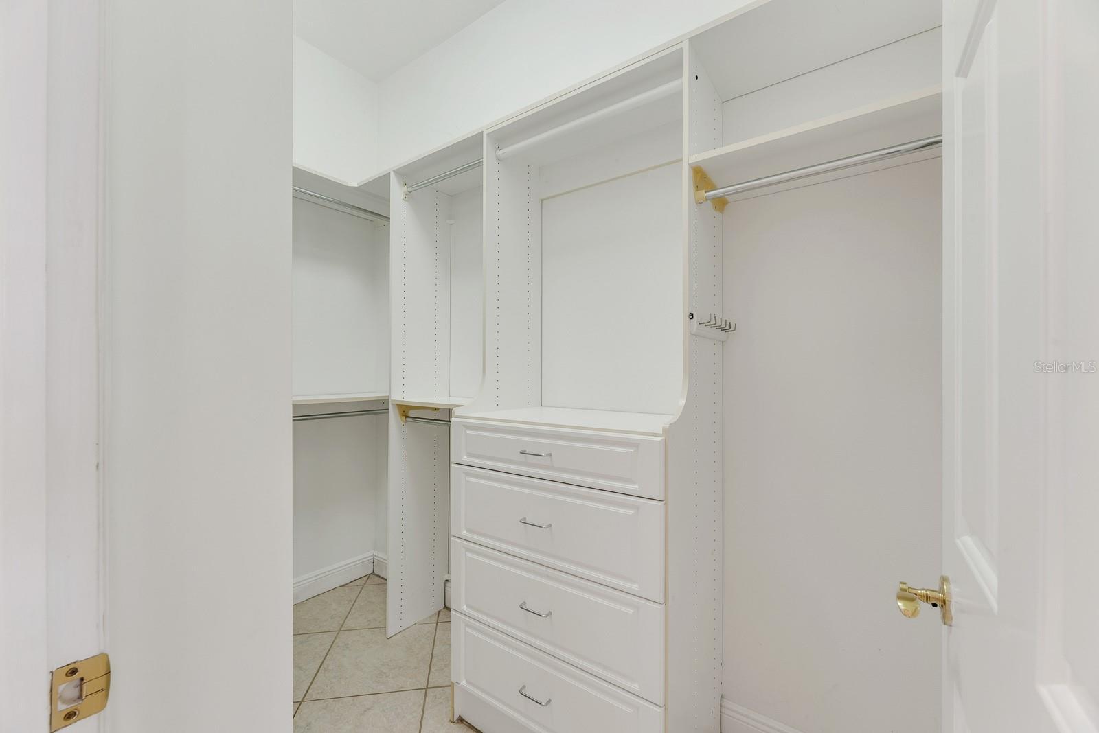 FISH HAWK TRAILS UNIT 3 - Residential Lease