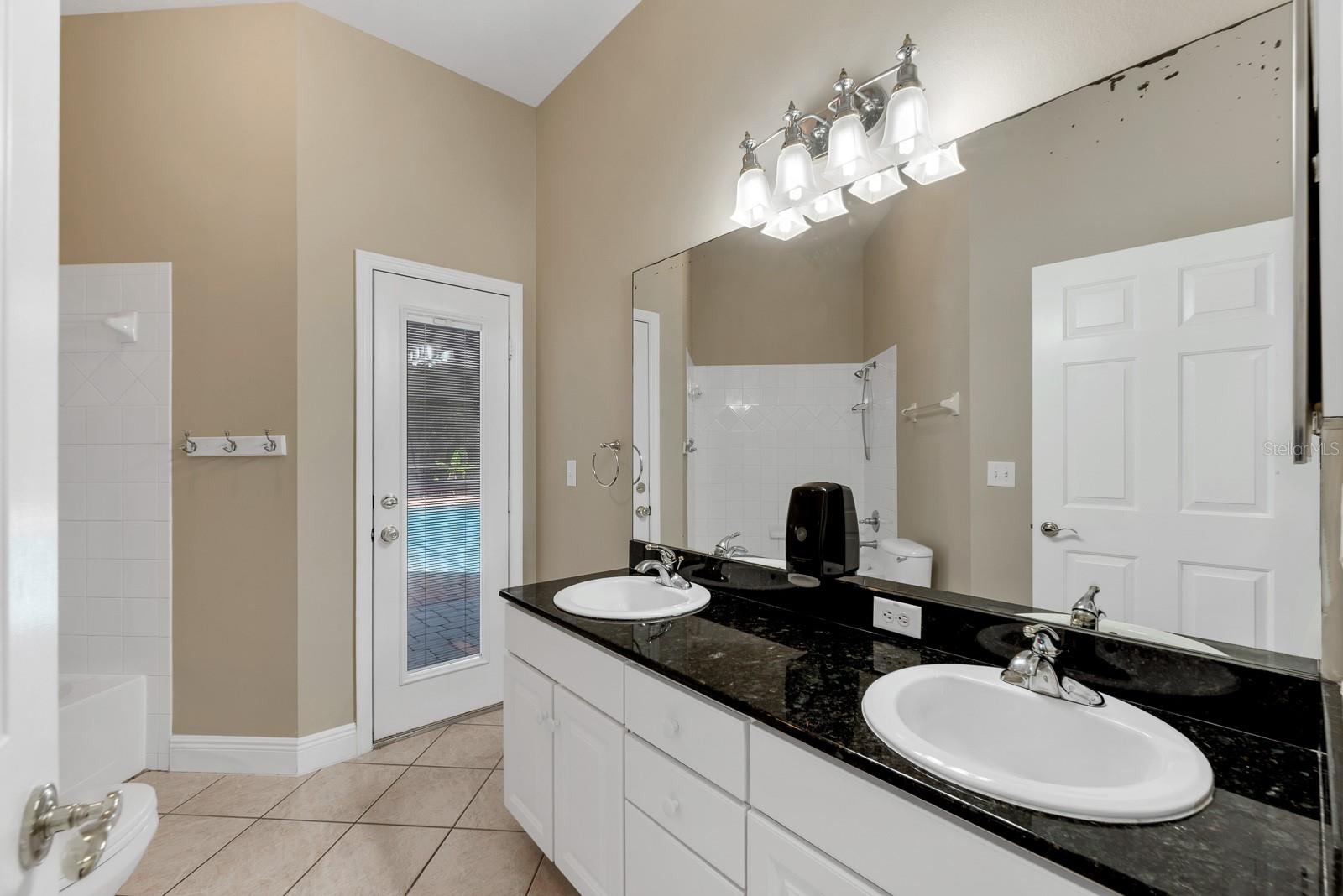 FISH HAWK TRAILS UNIT 3 - Residential Lease