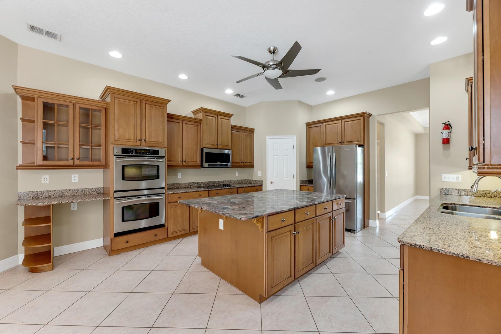 FISH HAWK TRAILS UNIT 3 - Residential Lease