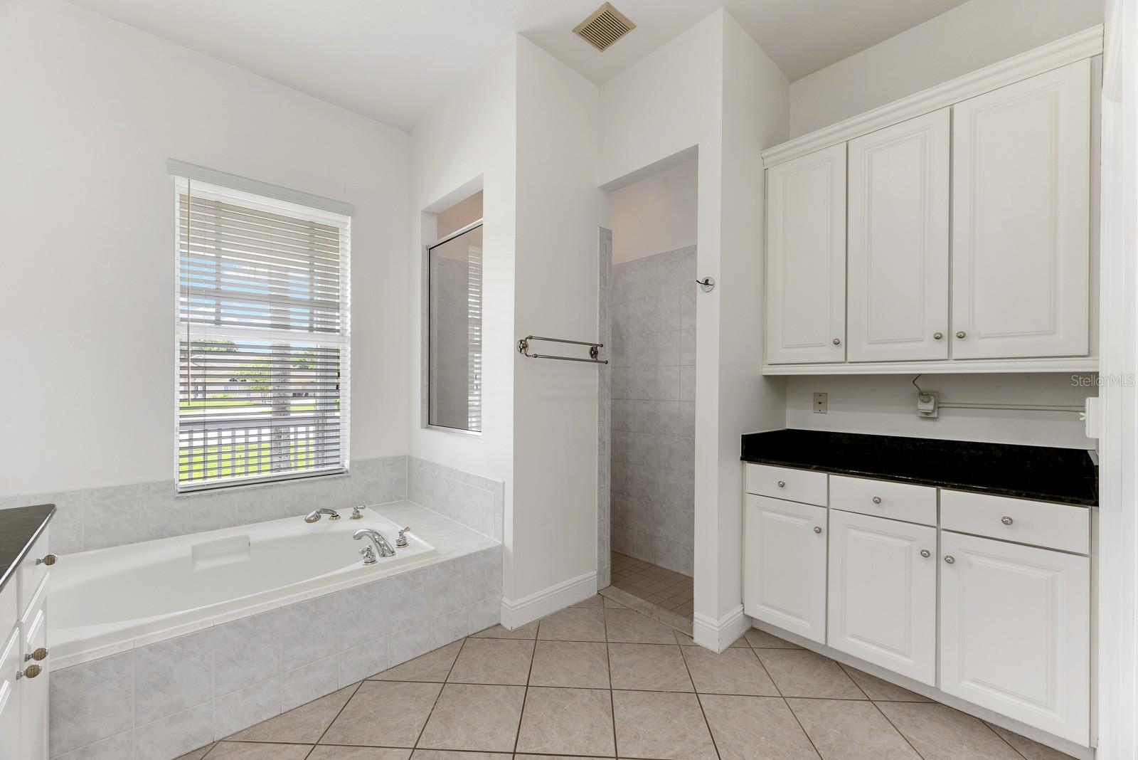 FISH HAWK TRAILS UNIT 3 - Residential Lease