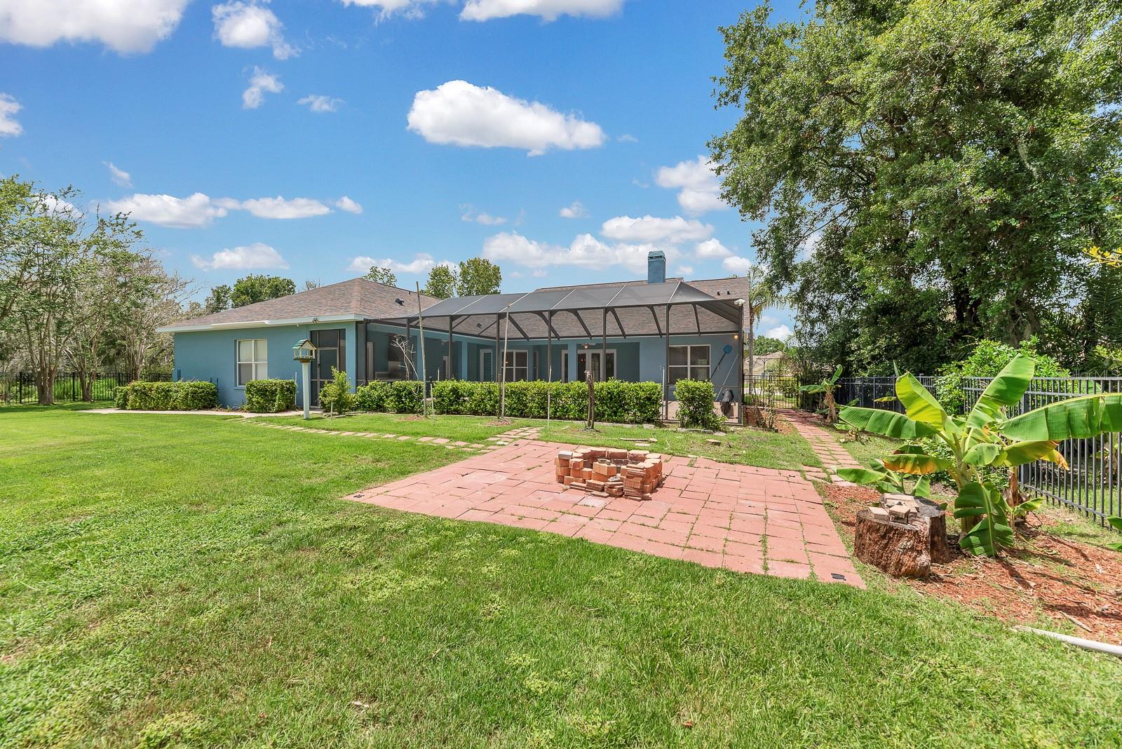 FISH HAWK TRAILS UNIT 3 - Residential Lease