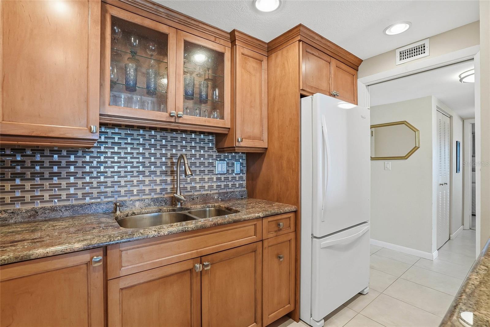 THREE PALMS POINTE CONDO - Residential