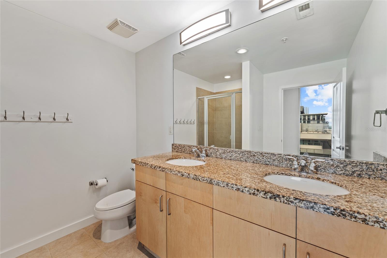 SOLAIRE/PLAZA CONDO - Residential Lease