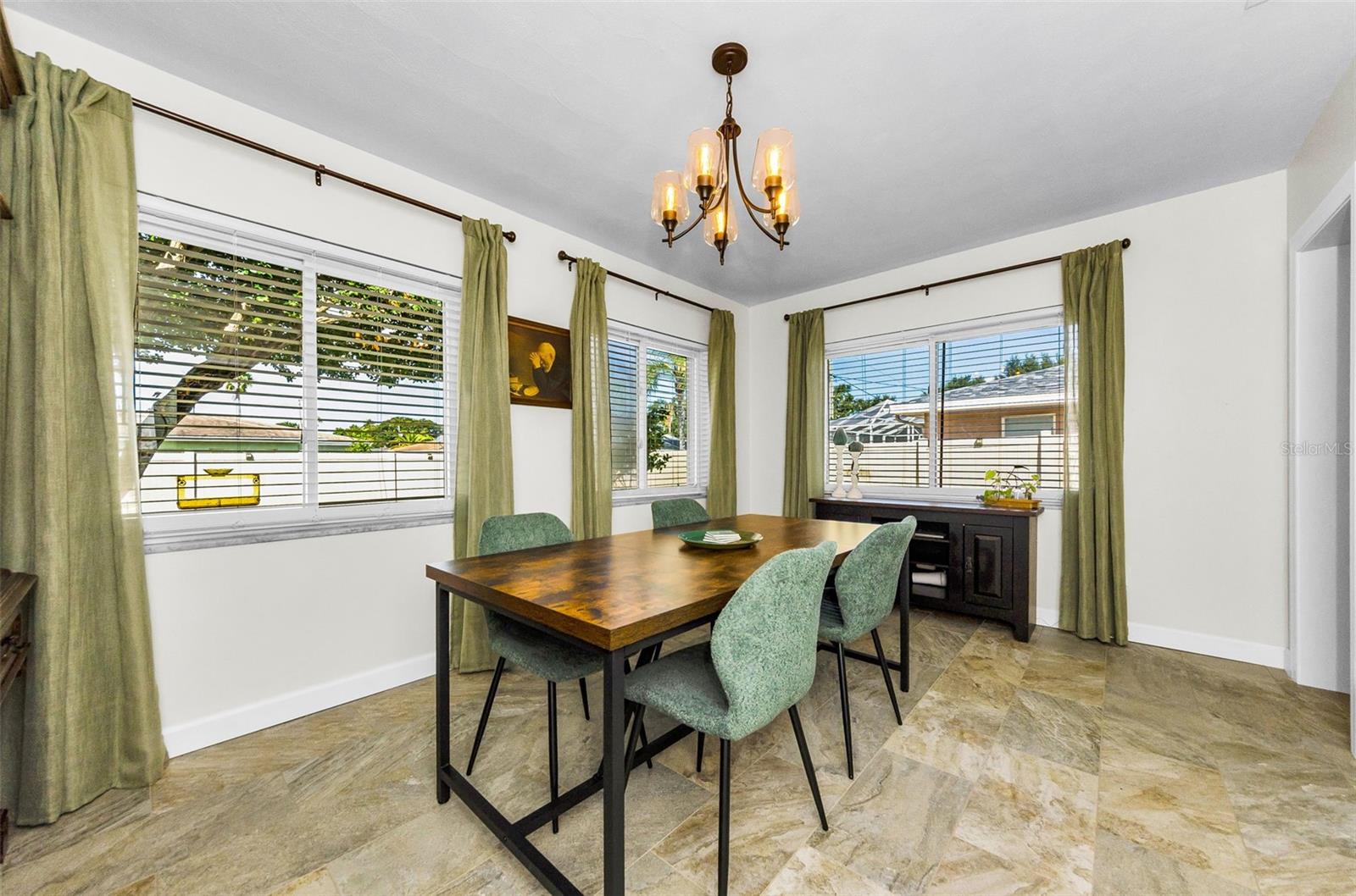 WOODMONT PARK - Residential