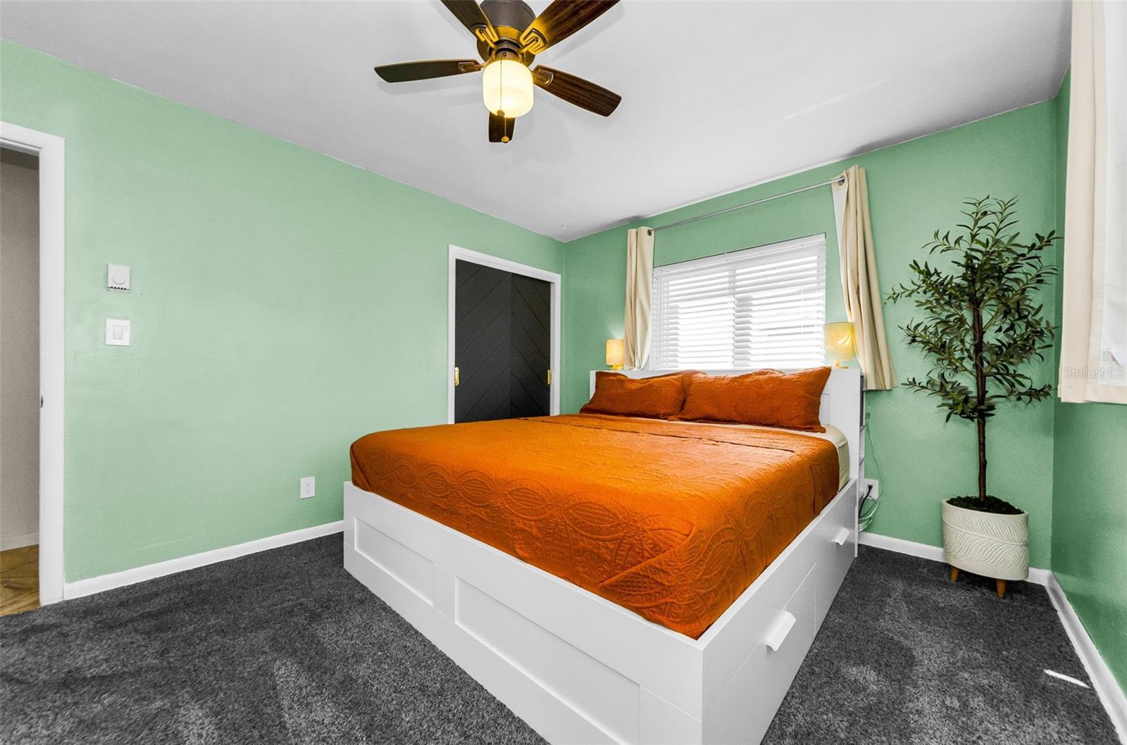 WOODMONT PARK - Residential
