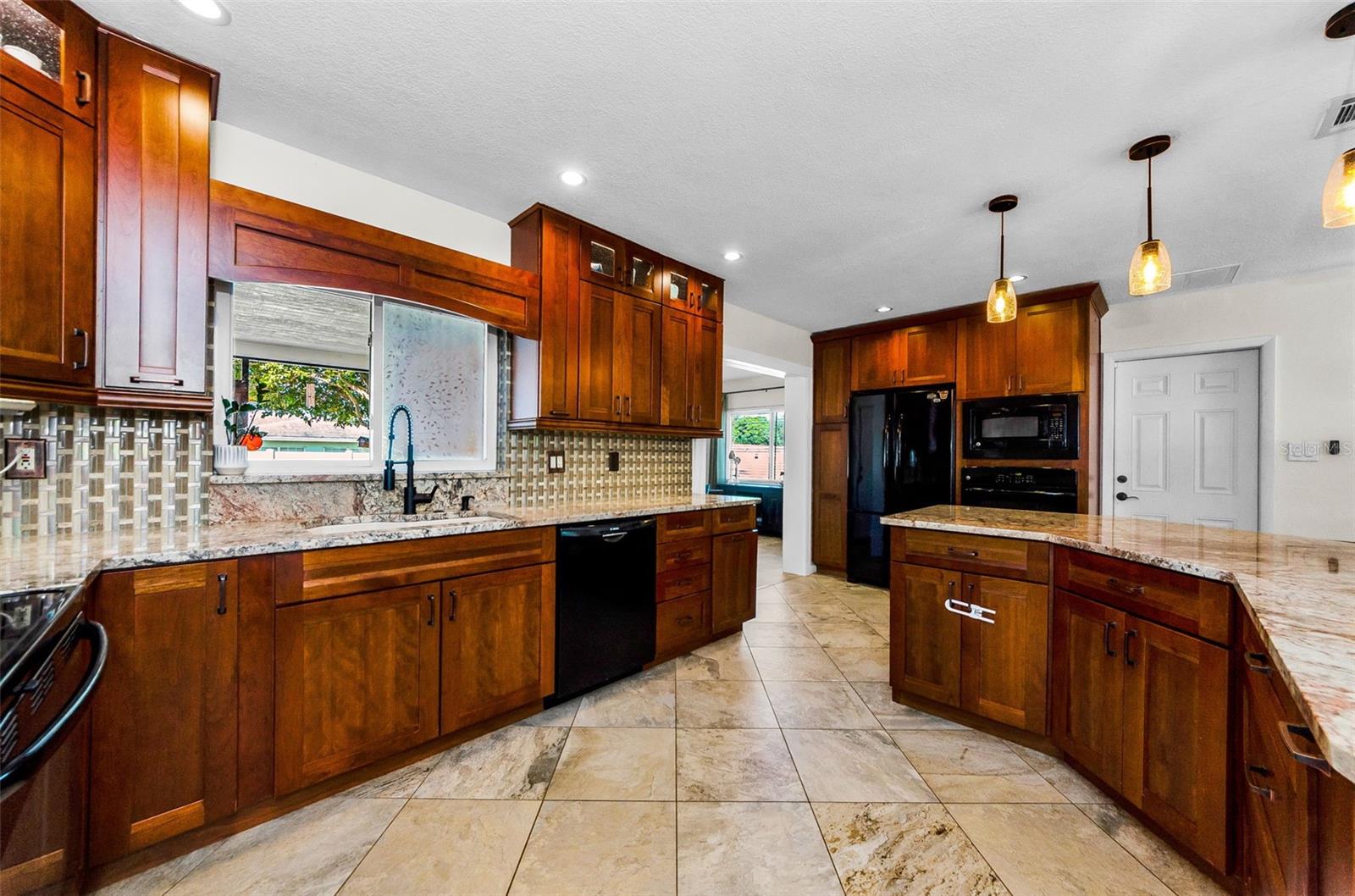 WOODMONT PARK - Residential