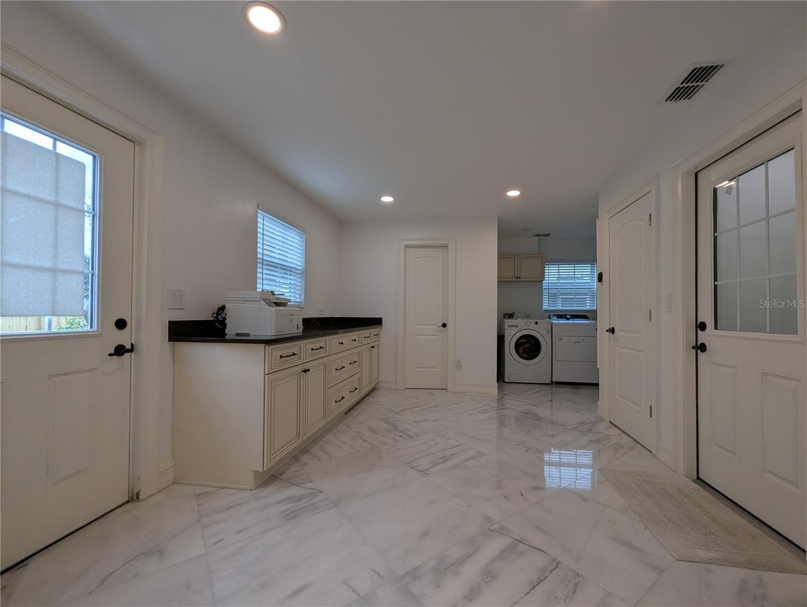 JAMAJO - Residential Lease