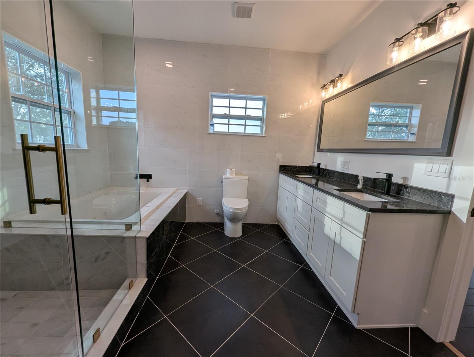 JAMAJO - Residential Lease