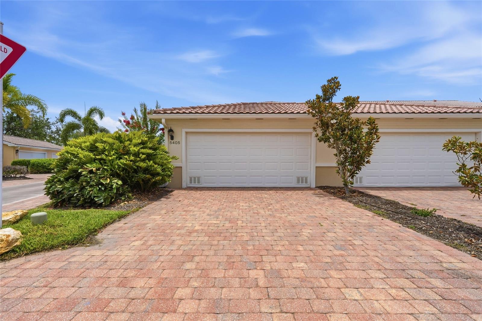 VILLAGEWALK - Residential
