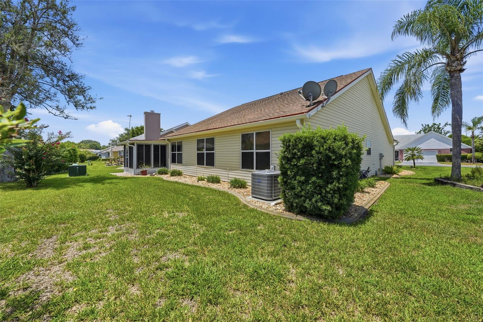LADY LAKE ORANGE BLOSSOM GARDENS UNIT 17B - Residential