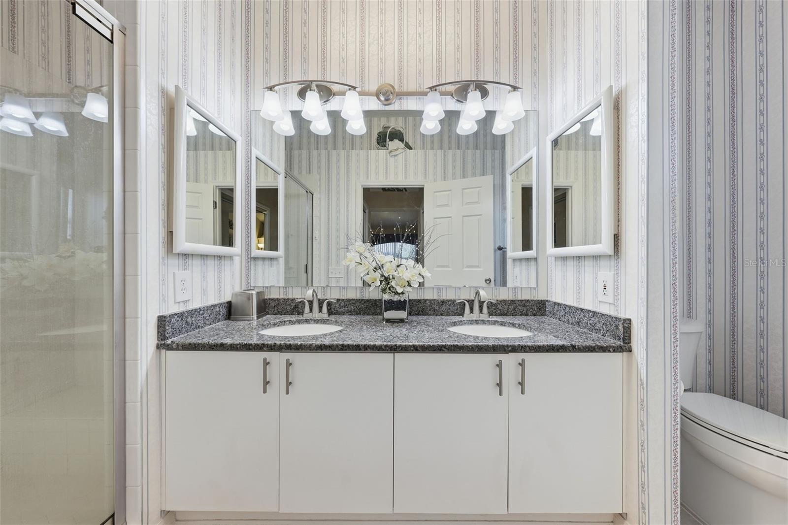 LADY LAKE ORANGE BLOSSOM GARDENS UNIT 17B - Residential