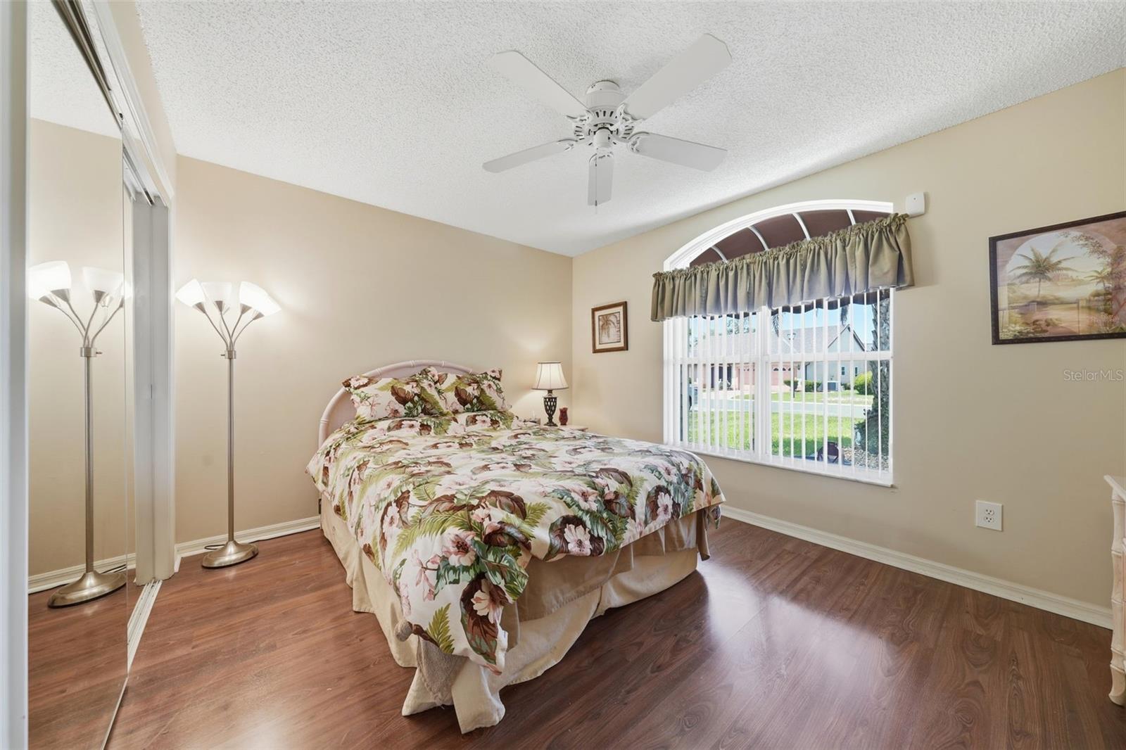 LADY LAKE ORANGE BLOSSOM GARDENS UNIT 17B - Residential