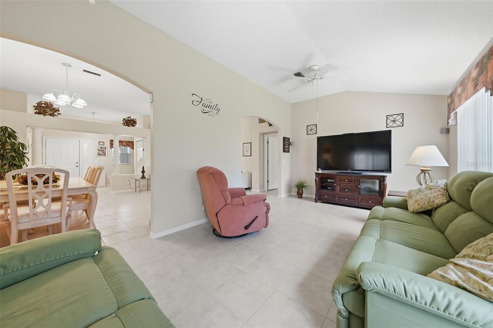 LADY LAKE ORANGE BLOSSOM GARDENS UNIT 17B - Residential