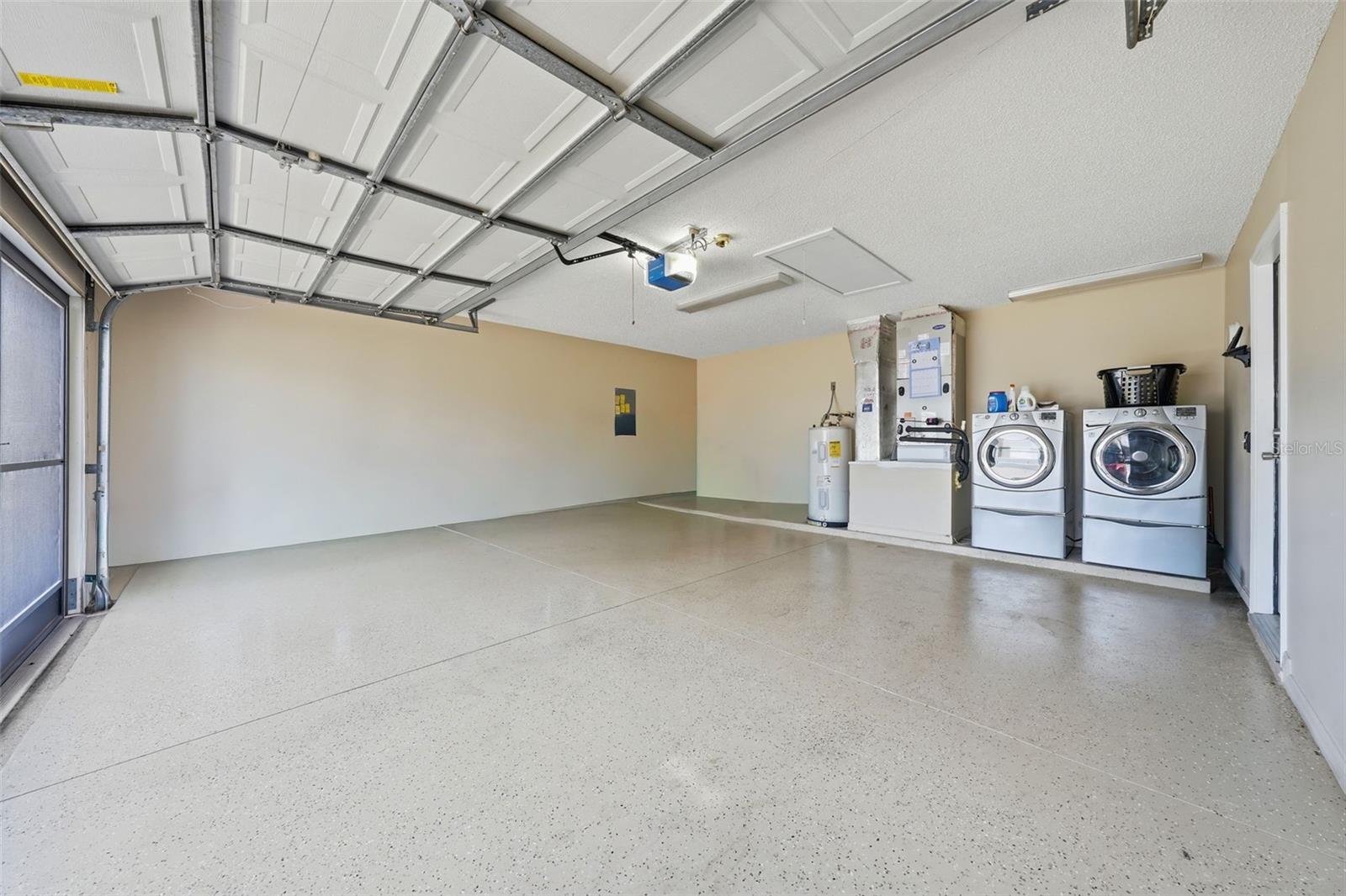 LADY LAKE ORANGE BLOSSOM GARDENS UNIT 17B - Residential