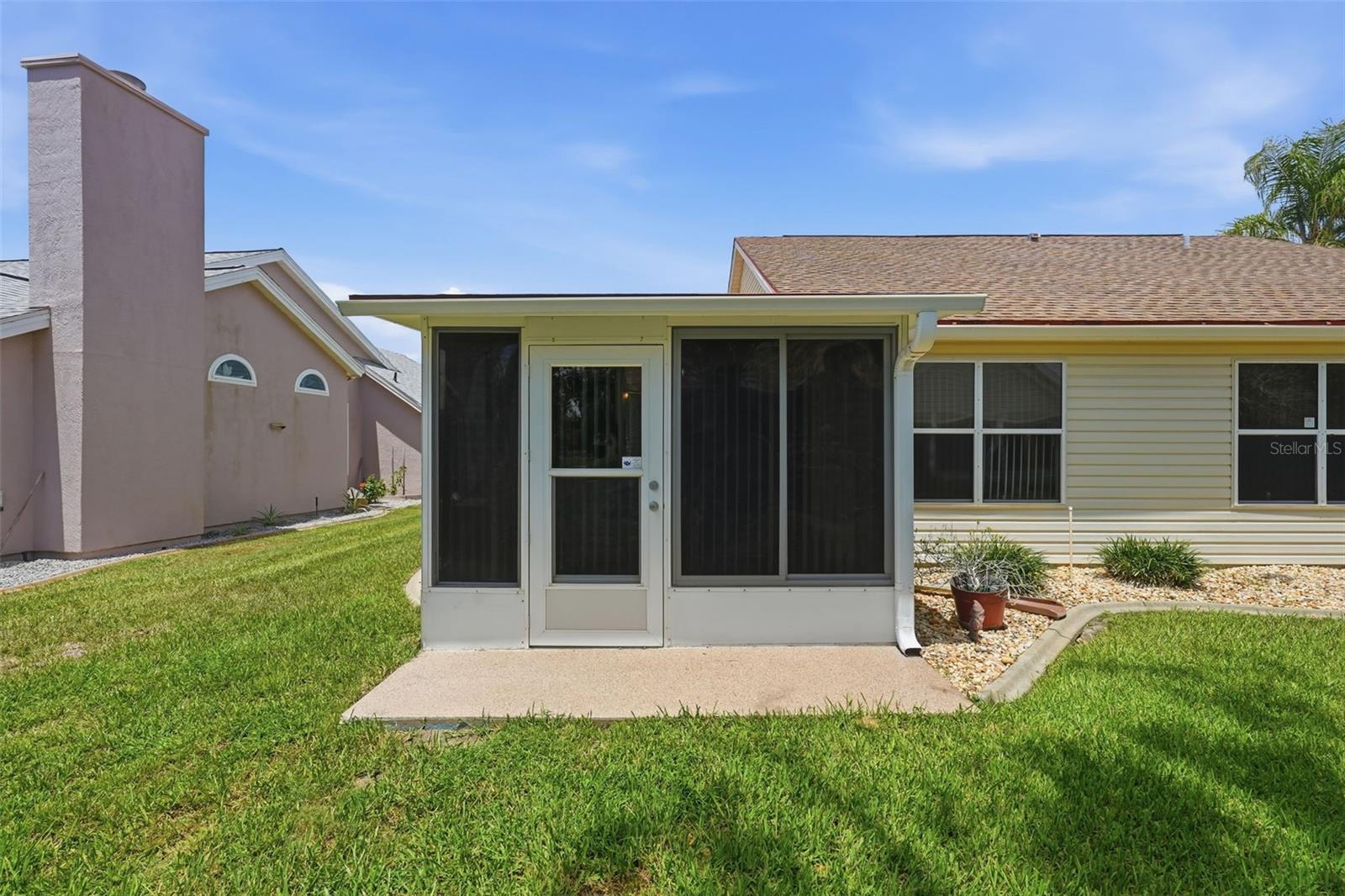 LADY LAKE ORANGE BLOSSOM GARDENS UNIT 17B - Residential