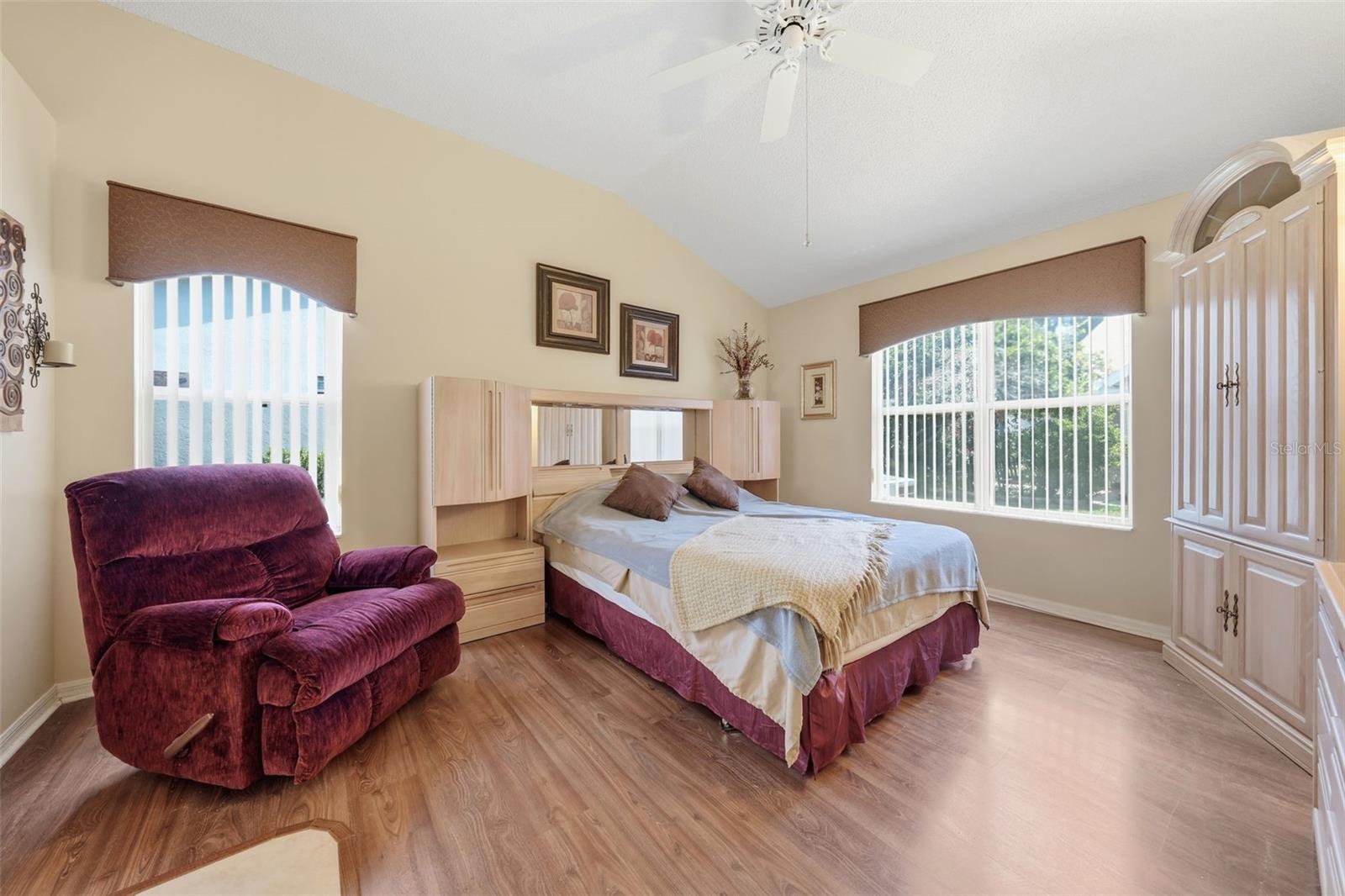 LADY LAKE ORANGE BLOSSOM GARDENS UNIT 17B - Residential