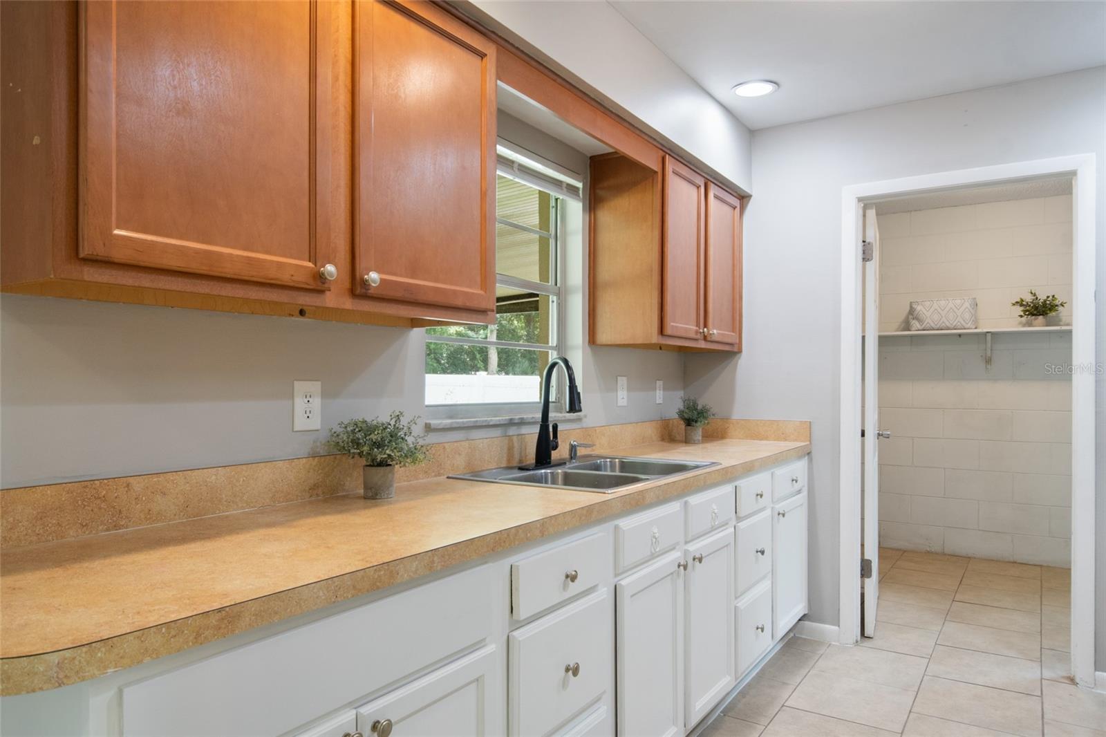 PLANTATION ESTATES UNIT 12 - Residential Lease