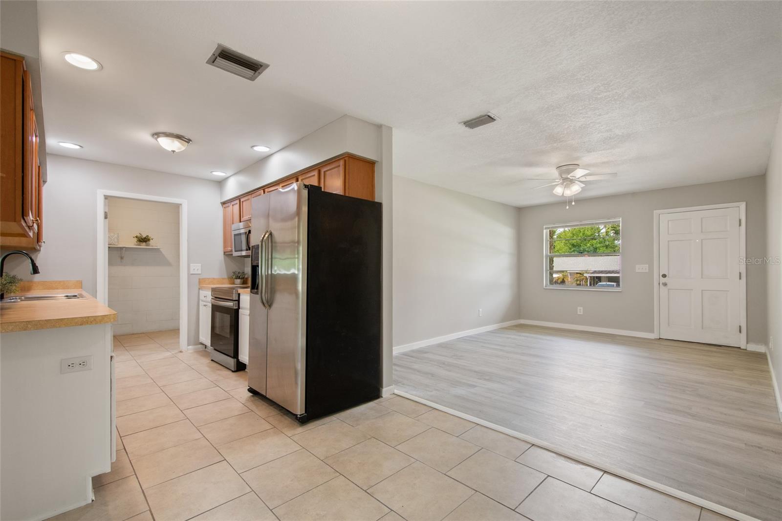 PLANTATION ESTATES UNIT 12 - Residential Lease