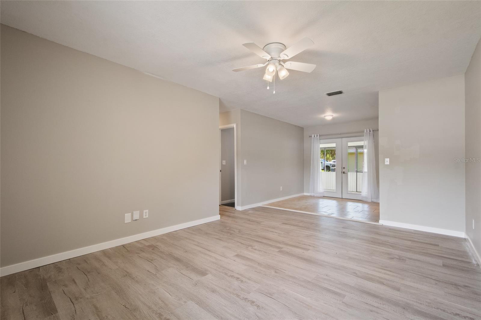 PLANTATION ESTATES UNIT 12 - Residential Lease
