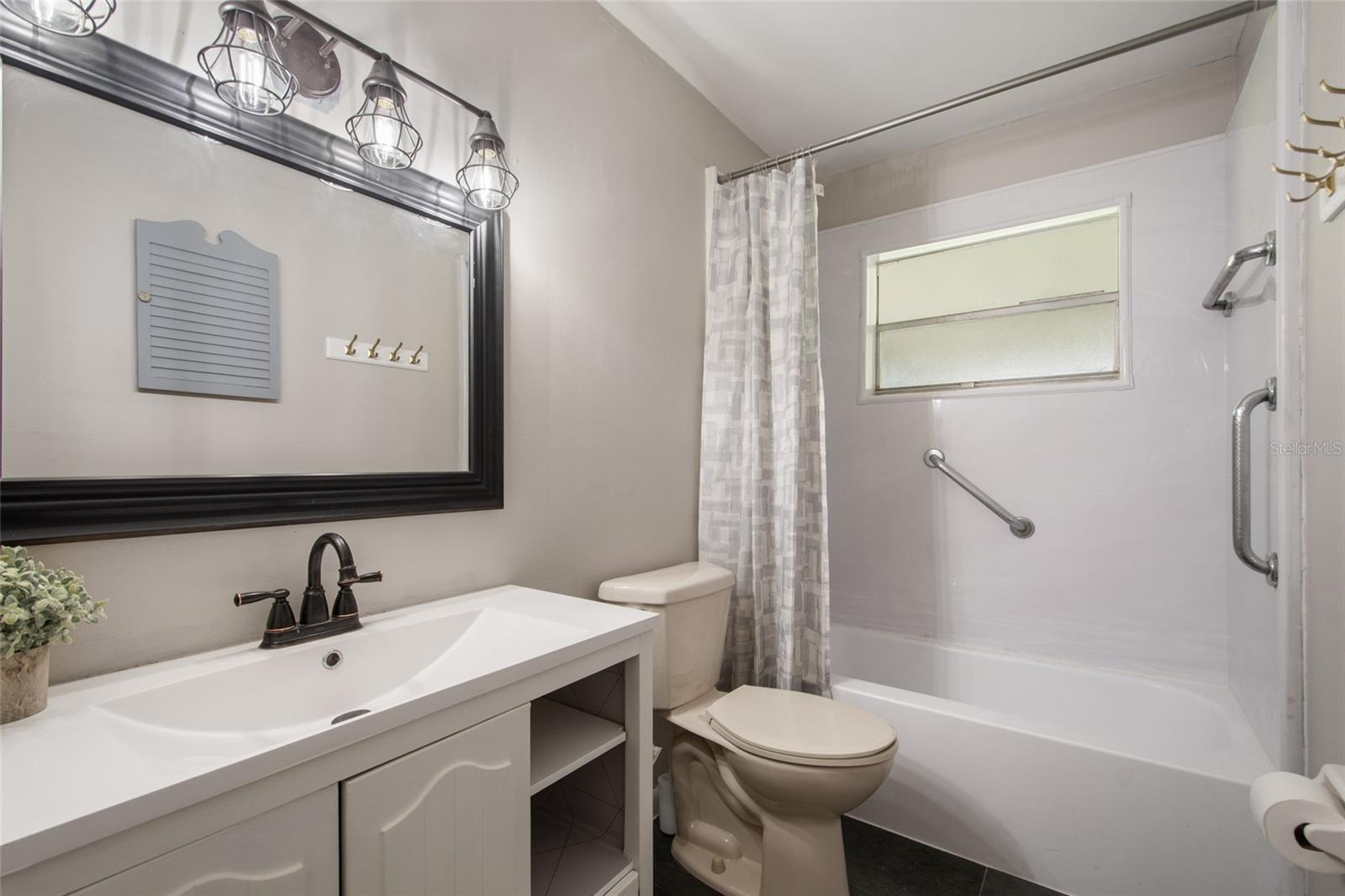 PLANTATION ESTATES UNIT 12 - Residential Lease