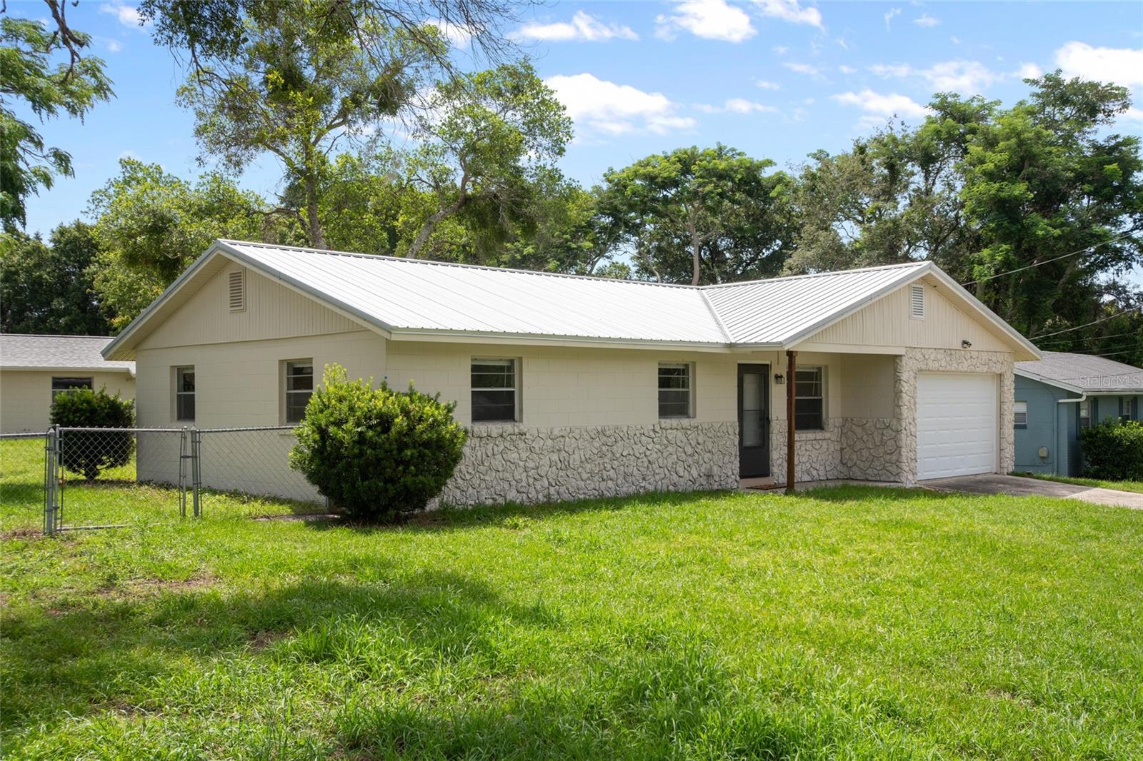 PLANTATION ESTATES UNIT 12 - Residential Lease