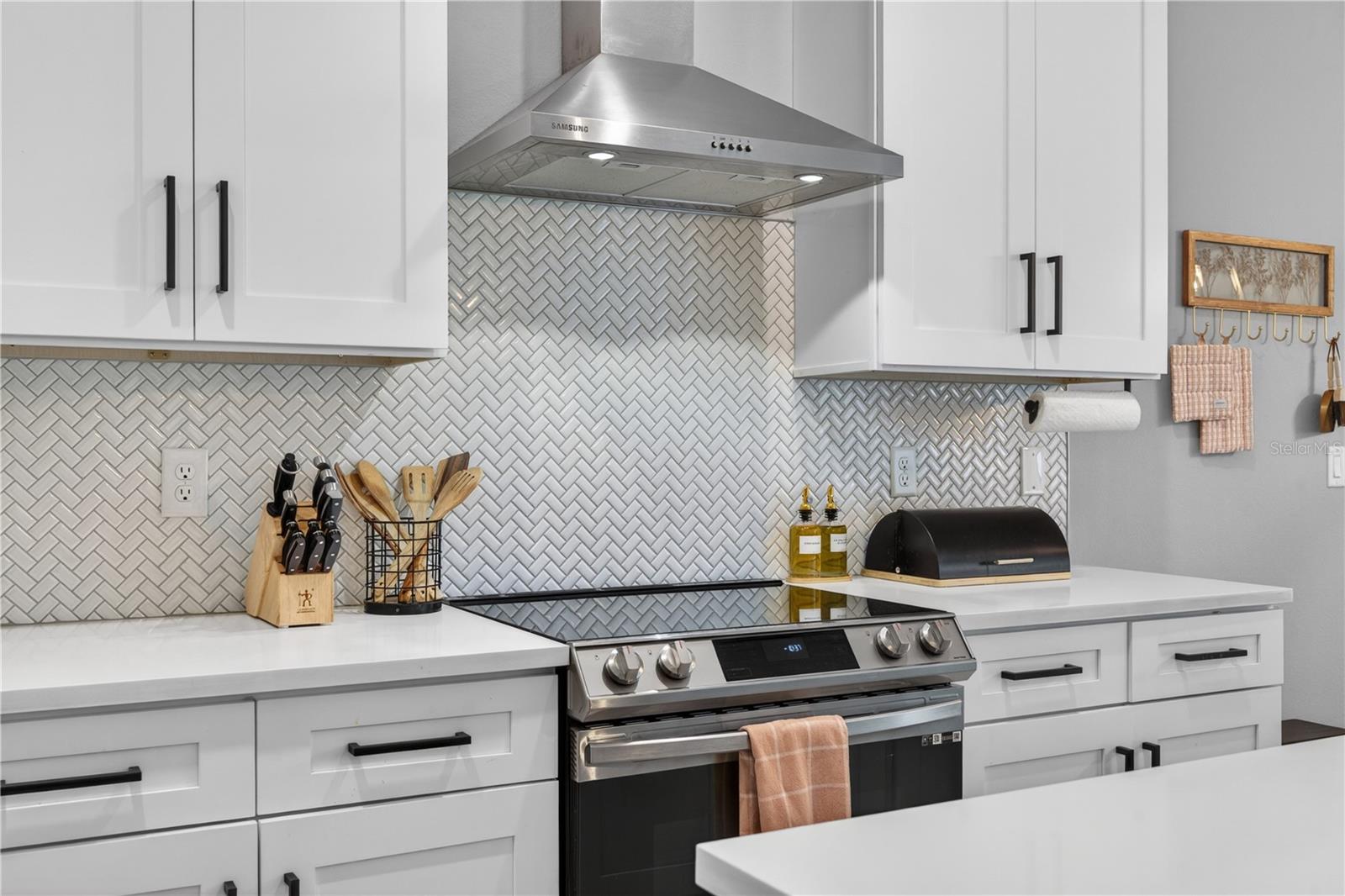 PALM LAKES ESTATES - Residential