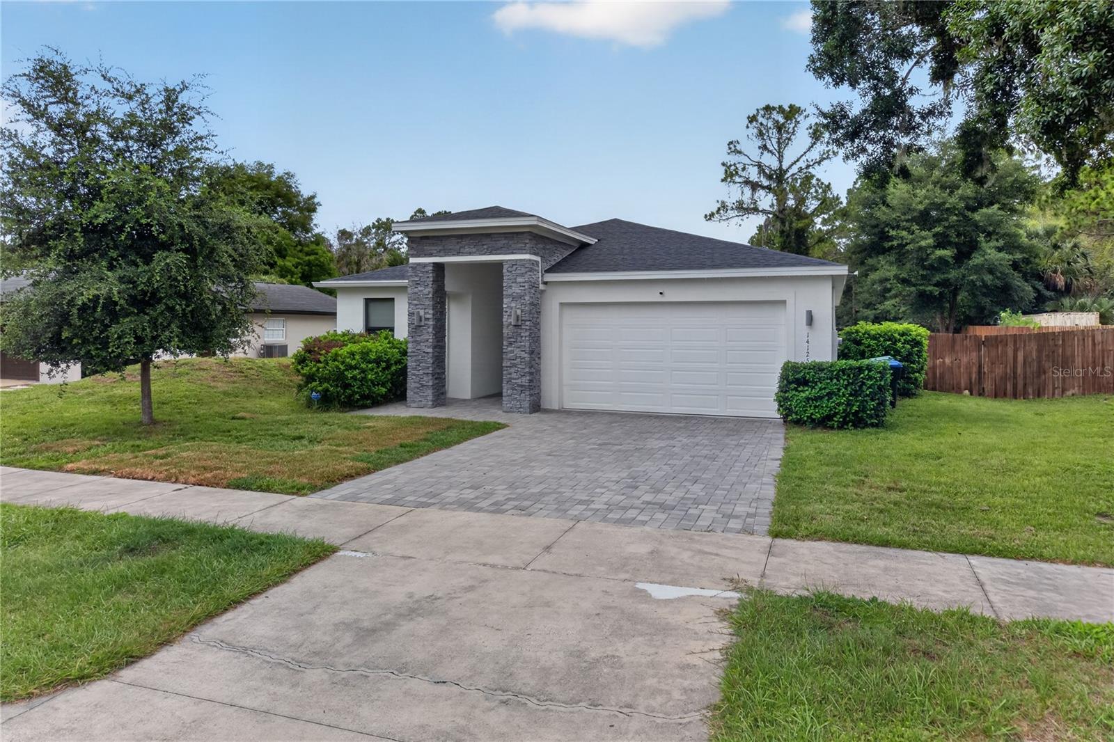 PALM LAKES ESTATES - Residential