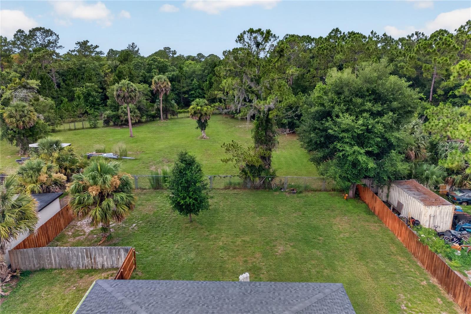 PALM LAKES ESTATES - Residential