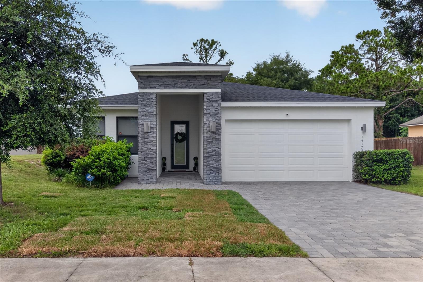 PALM LAKES ESTATES - Residential