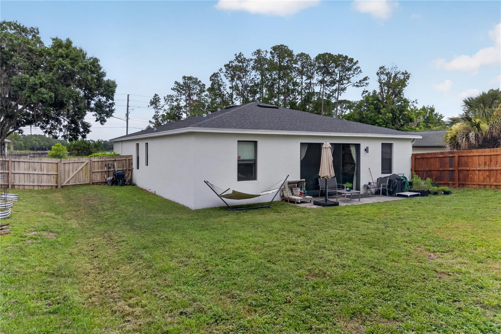 PALM LAKES ESTATES - Residential