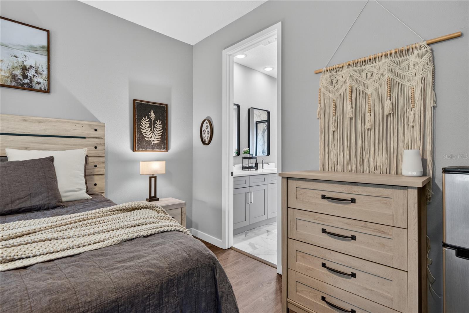PALM LAKES ESTATES - Residential