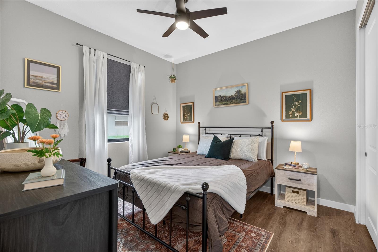 PALM LAKES ESTATES - Residential