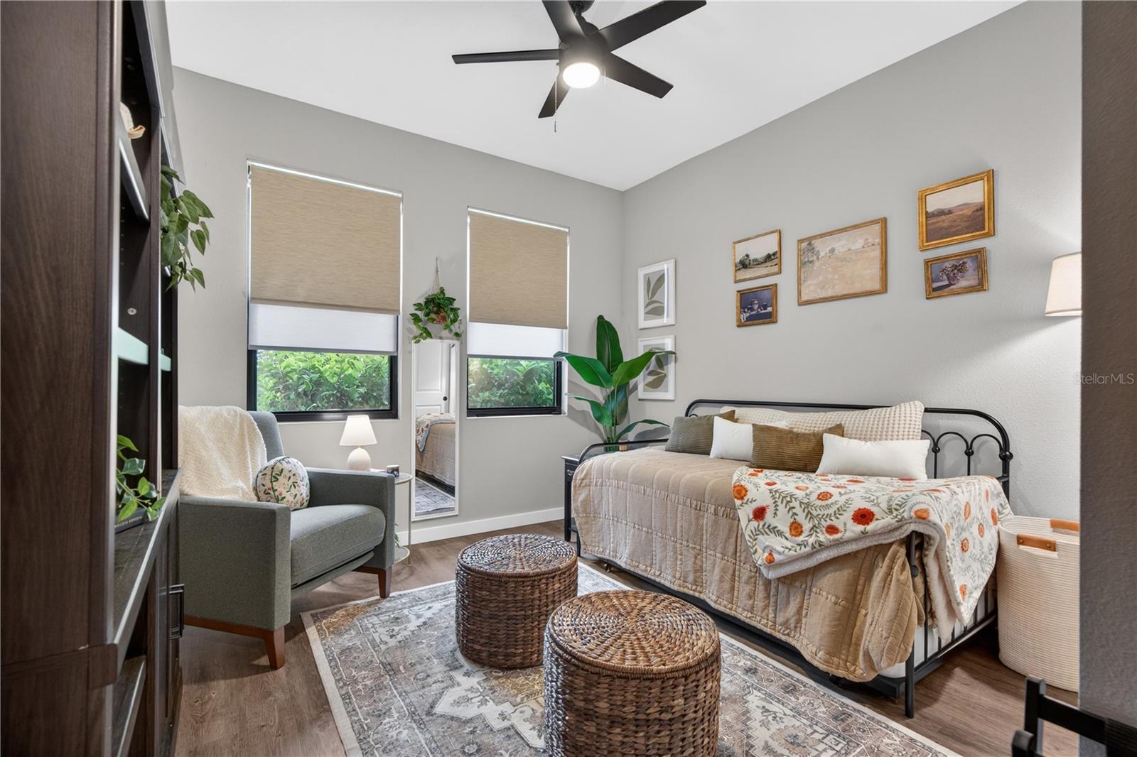 PALM LAKES ESTATES - Residential