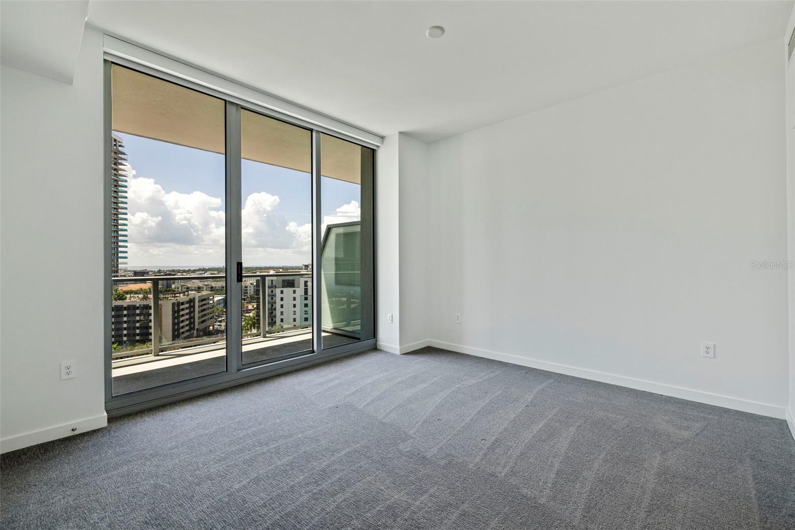 400 CENTRAL - Residential