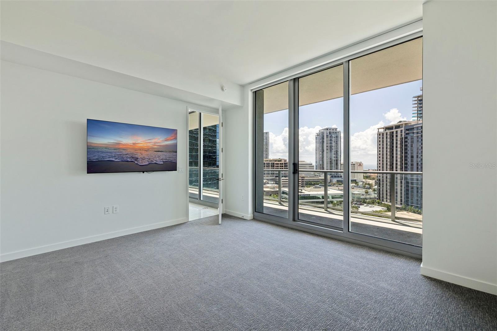 400 CENTRAL - Residential