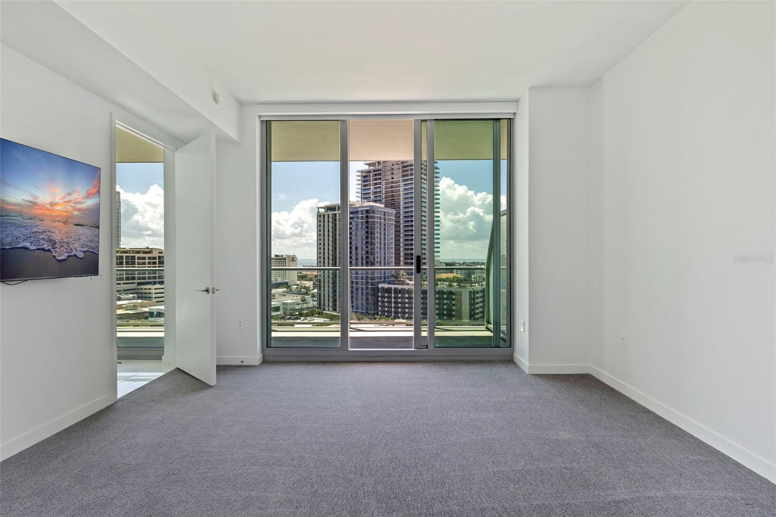 400 CENTRAL - Residential