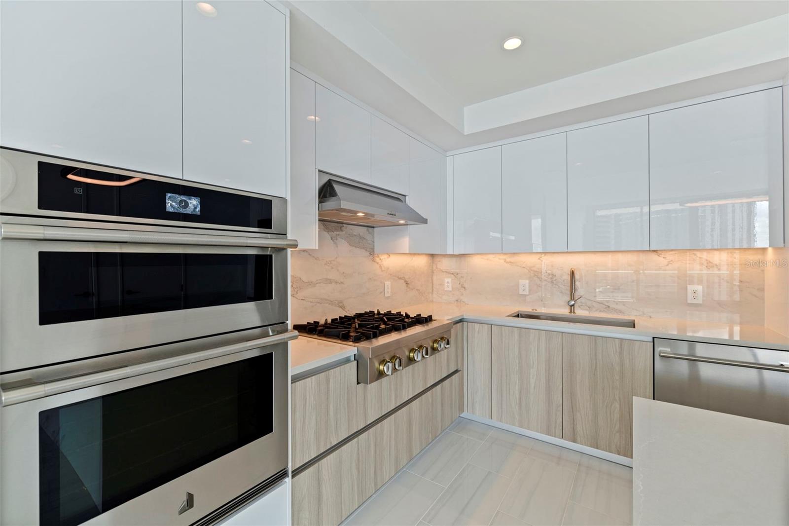 400 CENTRAL - Residential