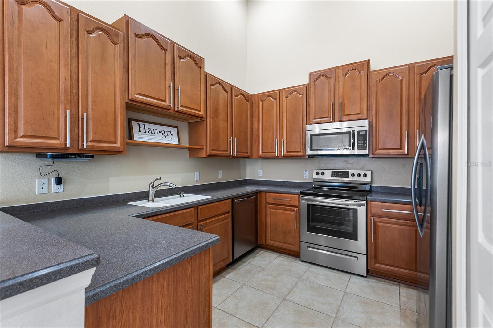 TRADITIONS PH 01 - Residential