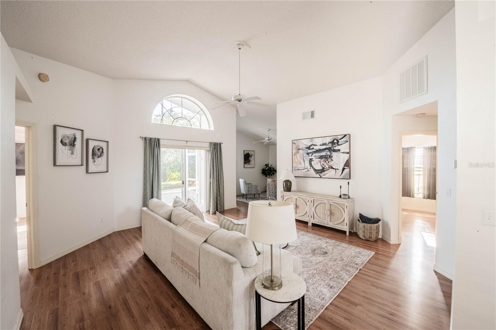 DAVENPORT LAKES PH O1 - Residential