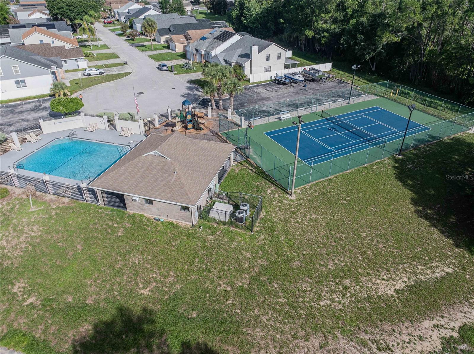 DAVENPORT LAKES PH O1 - Residential