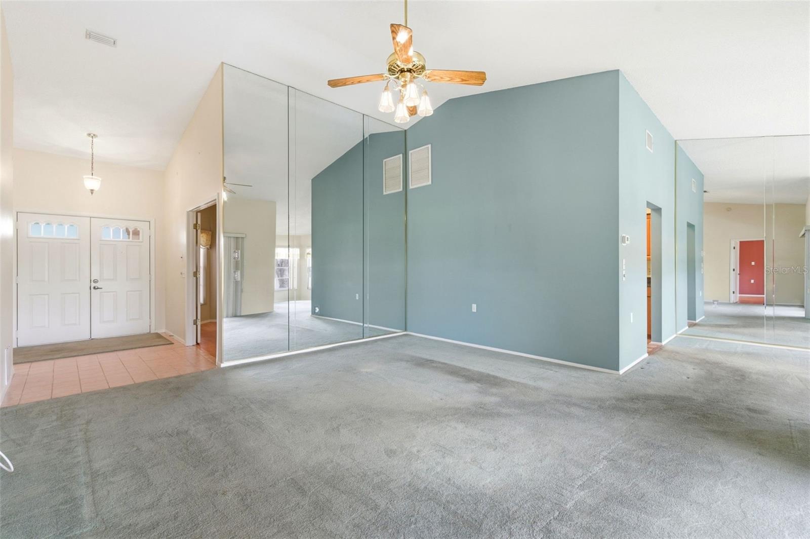 HERITAGE LAKE - Residential
