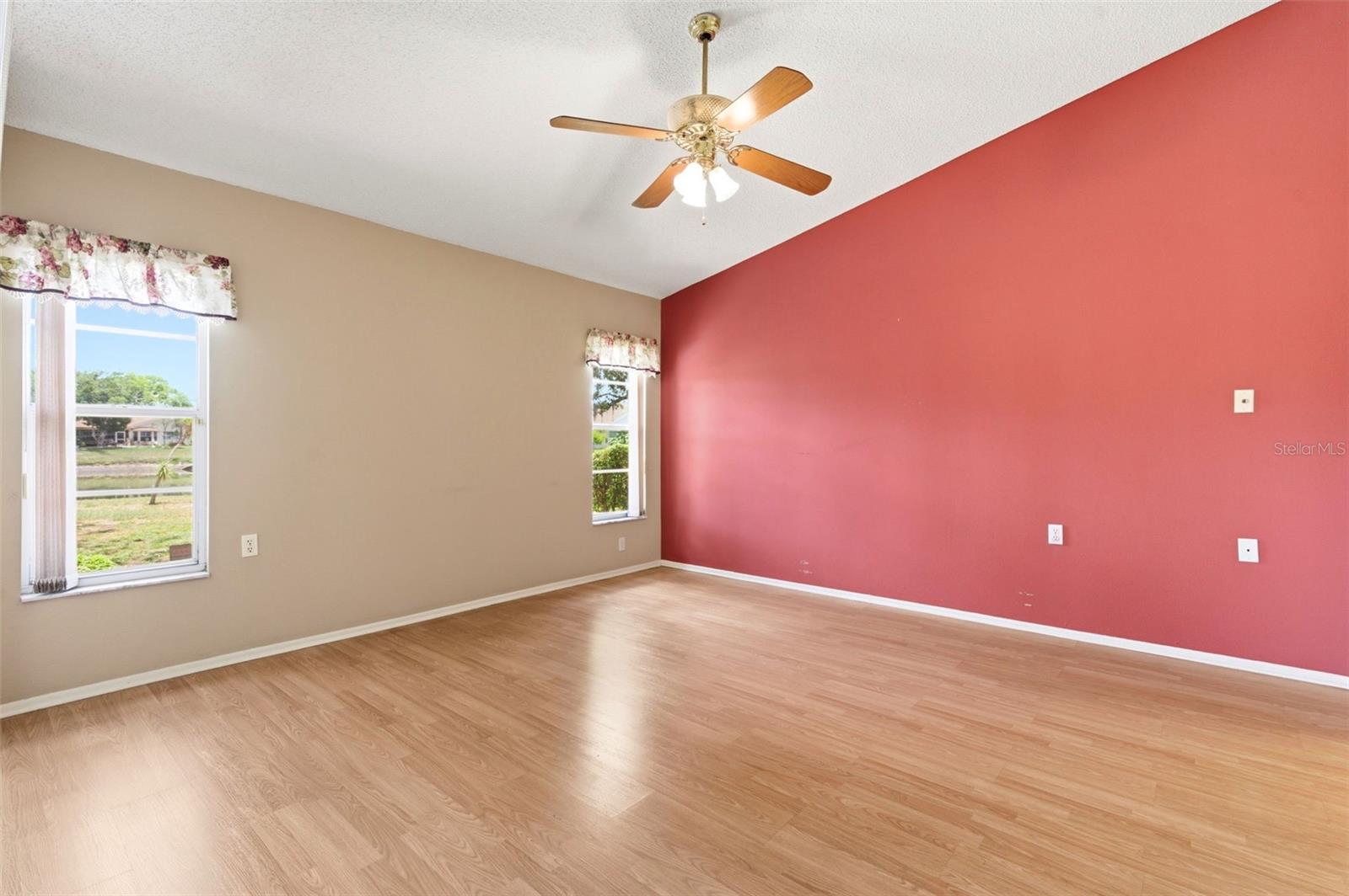 HERITAGE LAKE - Residential