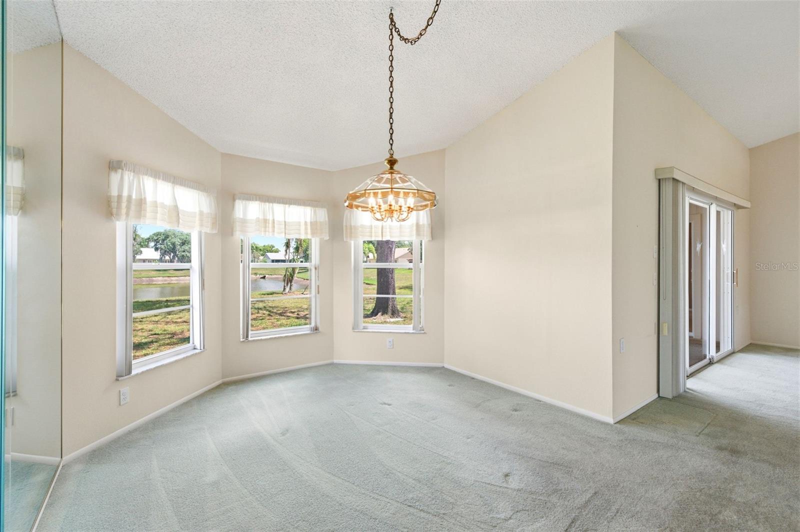 HERITAGE LAKE - Residential