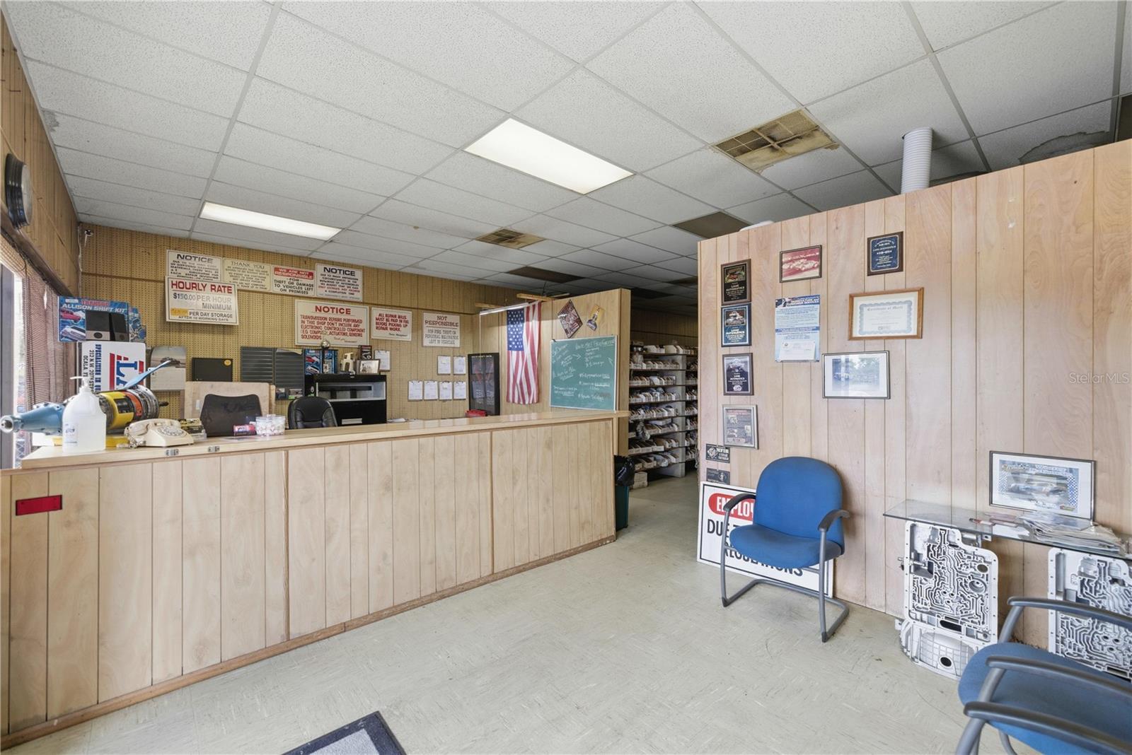 MUSSEAU - Commercial Sale